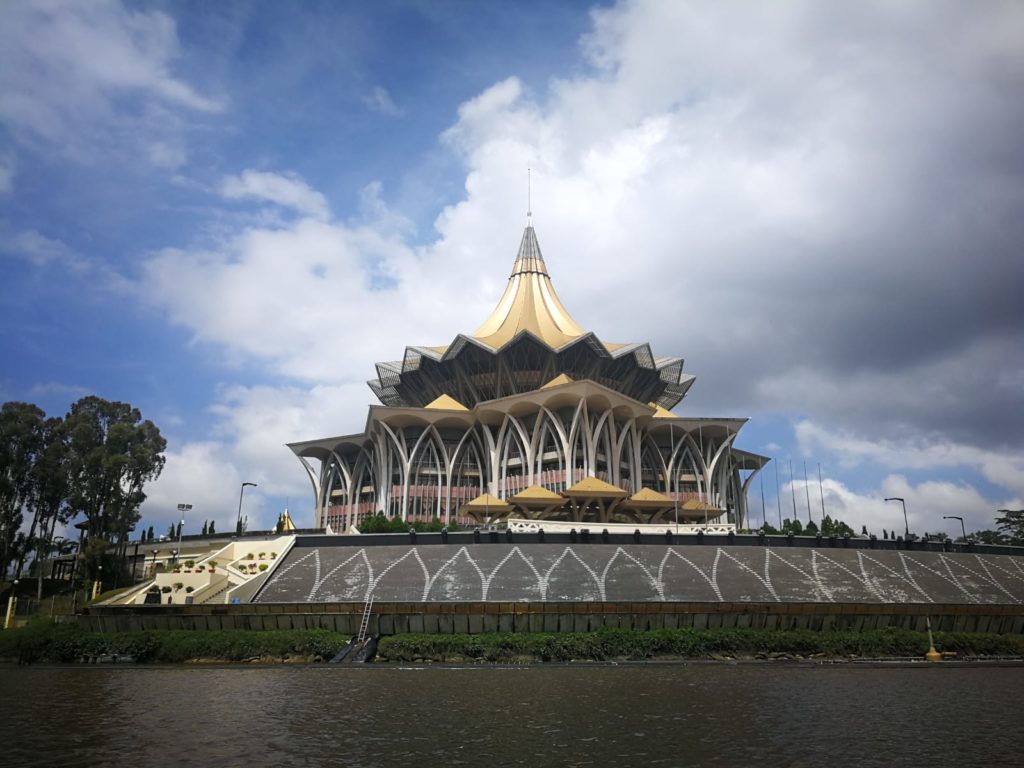 Bangunan Dewan Undangan Negeri Sarawak Baru 

3 Tage in Kuching Borneo Ausflugsziele Reisetipps  Highlights